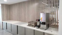 Jedilniški pult za sodobno jedilnico