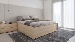 Lesena stena za posteljo