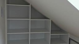 garderobna omara v mansardi