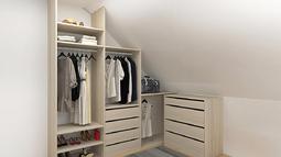 garderobna soba v mansardi