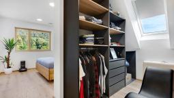 garderobna soba v spalnici