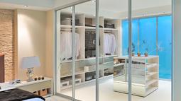 garderobna soba v spalnici