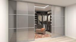 garderobna soba z drsnimi vrati 1