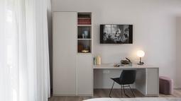 h_po meri hotelska soba pisalna miza