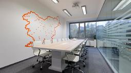 konferencna miza vecja