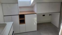 kopalniško pohištvo v mansardi