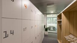 moderna garderobna soba za zaposlene