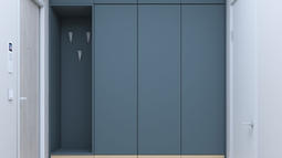 modra omara za predsobo