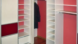 notranjost kotne omare