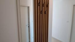 obešalna stena iz letvic