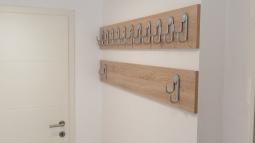 obešalniki po naročilu za obešanje v predsobi