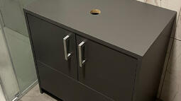 omarica po meri za kopalnico