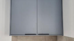 omarica za kopalnico po meri