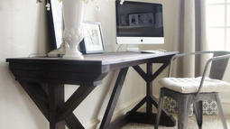 pisalna_miza_za_spalnico