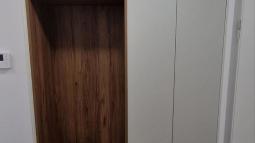 pohištvo Akron po meri za predsobo