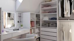 predal v garderobni sobi