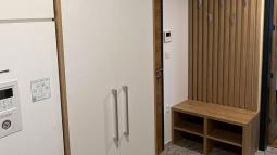 predsoba s pohištvom Akron po naročilu