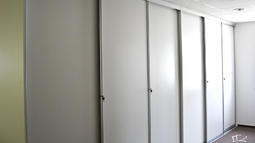 pregradna drsna vrata s kljucavnico