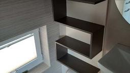 regal po meri za kopalnico