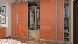 vgradna omara s steklom