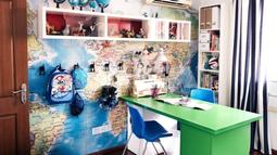 world travel themed workspace 665x516